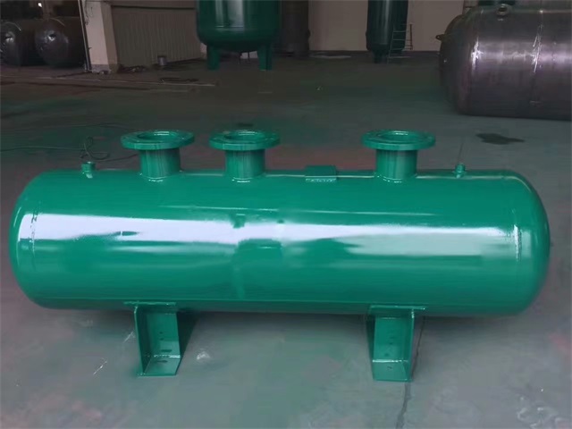 1679991473376569.jpeg 兴业兴业兴业蒸汽分气缸1.jpeg